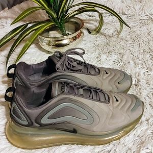 Nike Air Max 70 Women Sneakers